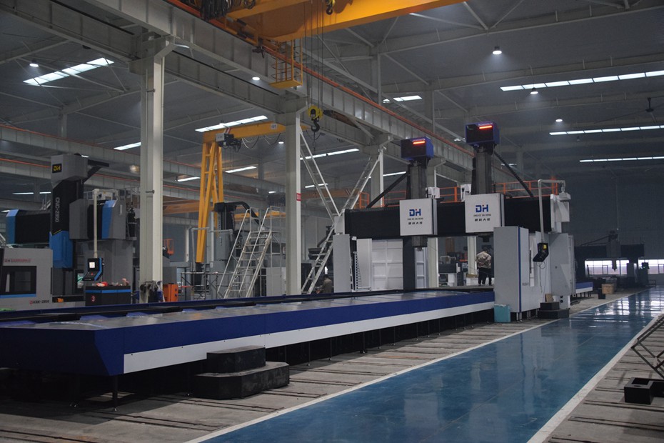 數控龍門加工中心和數控龍門銑床有什么區別.jpg 數控龍門加工中心和數控龍門銑床有什么區別.jpg